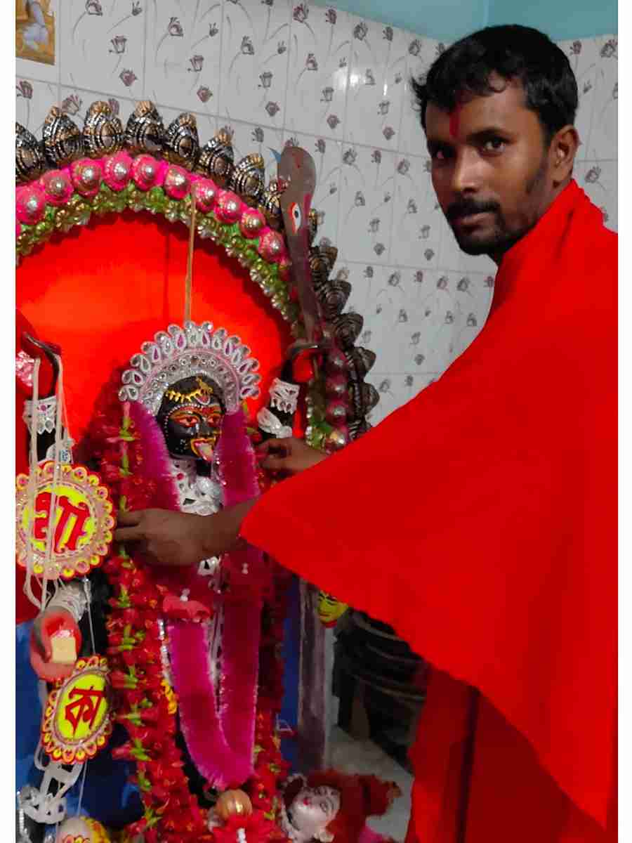 Best Astrologer Palmist Dr. Prodyut Acharya Online Consultation